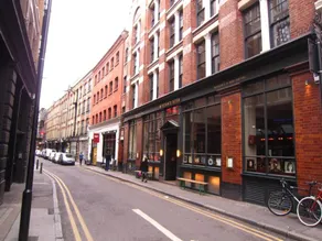 Trendy & Stylish Loft in Shoreditch - Image 5
