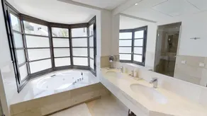Luxury Villa With Heated Pool - Image 4