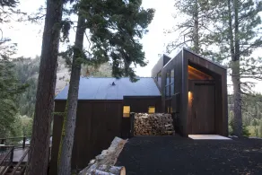 Trapper Mc Nutt Modern Mountain 4 Bedroom Home by RedAwning - Image 3