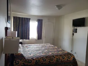 Nites Inn - Image 4