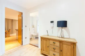 Modern Two Bedroom Apartment - Image 5