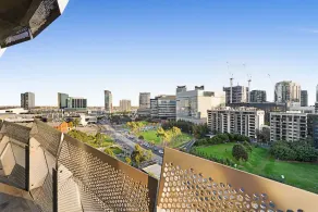 Docklands Executive Apartments - Image 3