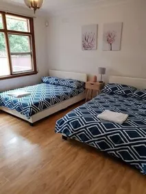 CAMPBELLTOWN HOLIDAY HOME 3 BED + FREE PARKING NCA039 - Image 3