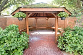 Oakwood Arlington - Image 4