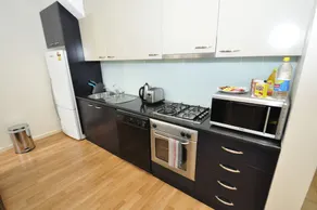 Camperdown 7 Dun Furnished Apartment - Image 5