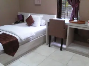 Griya Nendra Hotel - Image 2