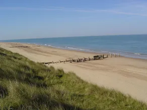 Traditional Holiday Home Near the Coast and Norfolk - Image 4