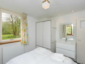 Attractive Holiday Home in Vrouwenpolder With Fenced Garden - Image 2
