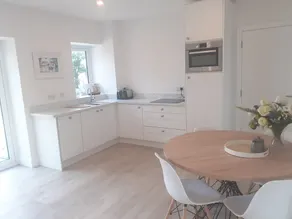 Coastal family friendly home with sea views - Image 5