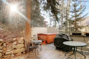 1717 Geneva Drive W - 4 Br Townhouse - Image 3