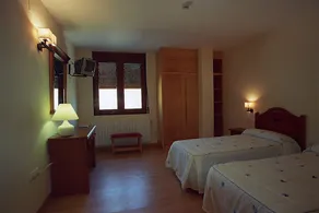 Hostal Camping Rio Segura - Image 2
