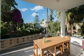Beachfront Spacious family Home in Agioi Apostoloi - Image 4
