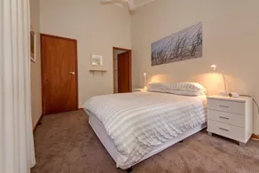 Bay Parklands, Townhouse 15, 2 Gowrie Avenue - Image 4