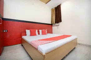 Golden View Hotel by OYO Rooms - Image 2