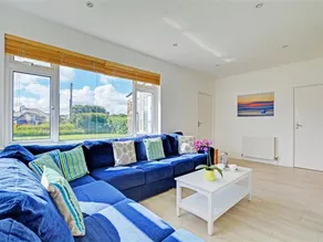 Cozy Holiday Home in Widemouth Bay With Large Garden - Image 5