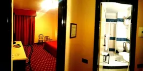Hinterland Hotel - Image 2