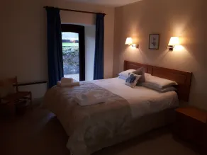 Manor Court Club - Image 2