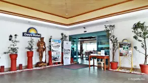 Days Hotel by Wyndham Tagaytay - Image 5