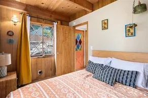 Acorn Cabin 2 Bedroom Home by Redawning - Image 4