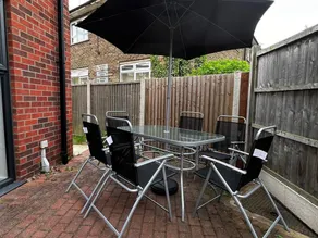 Beautiful 4-bed House in Lincoln- Close to Centre - Image 4