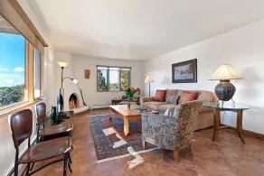 Sunset Vista - Spectacular Mountain Views, Light-Filled Family Home - Image 4