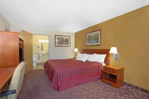 Days Inn by Wyndham Perryville - Image 4