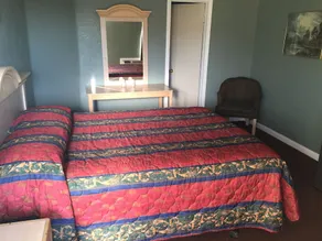 Deluxe Motel - Image 5