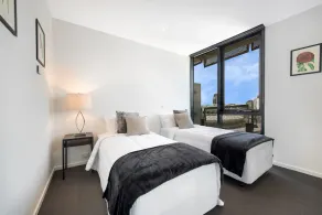 FARINA, 1BDR Docklands Apartment - Image 5