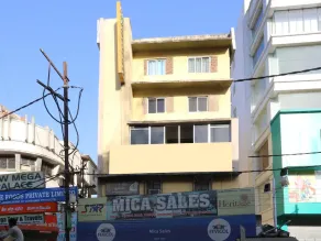 OYO 7847 New Mega Palace - Image 3