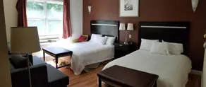 Smithtown Inn - Image 3