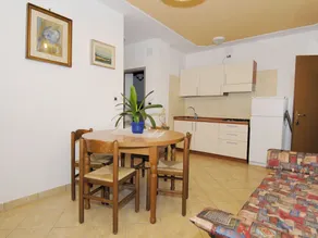 Modern holiday home apartment in Rosolina with coastal view - Image 2