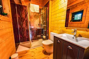 Hawthorn Hideaway - Image 4