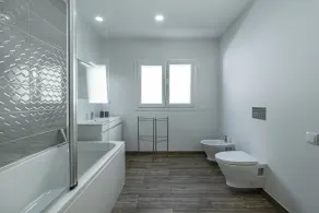 Captivating 4-bed House in Cadaval District-lisbon - Image 4