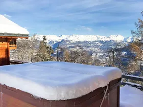 A Luxurious 12 Person Chalet With Superb View - Image 3