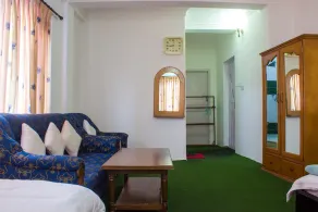 Giri Guest House - Image 2
