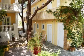 Kuris Apartments - Image 5