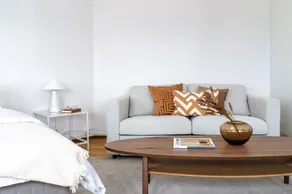 Upper floor studio with a sea view - Image 3