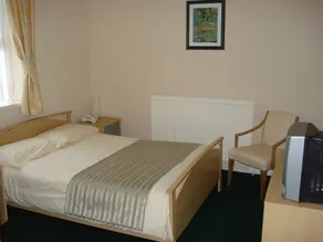Acorn Lodge Guest House - Image 2