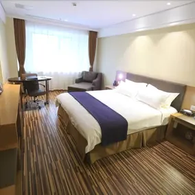 V Yeginn Hotel - Image 5
