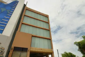 Hotel Shreenithi by OYO Rooms - Image 3
