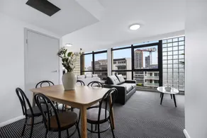 Stylish and Spacious Apt with Double Living Room - Image 5