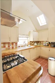 Platten's Apartments - Image 2