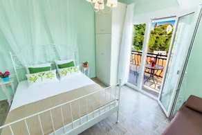 Vintage Place Rooms - Image 2