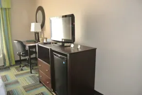 Quality Inn & Suites Arnold - Image 4