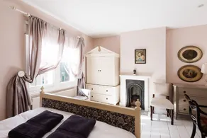 Elegant city centre 4 bedroom escape in popular Jericho - Image 3