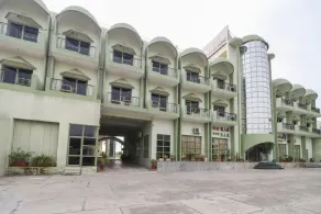 Hotel Sutlej Classic by OYO Rooms - Image 5