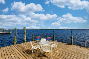 Sunshine On The River 3 Bedroom Waterfront Property 3 Home by Redawning - Image 4