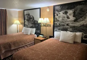 Yankton Inn - Image 2