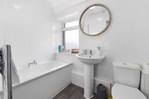 Village Cwtch Whitchurch Apartment - Image 5