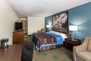 Super 8 by Wyndham Urbandale/Des Moines Area - Image 4